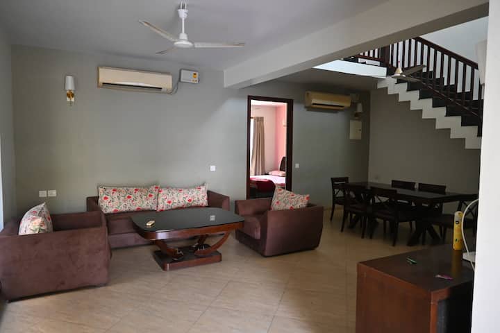 Living room at Aqua Bungalow — photo 4