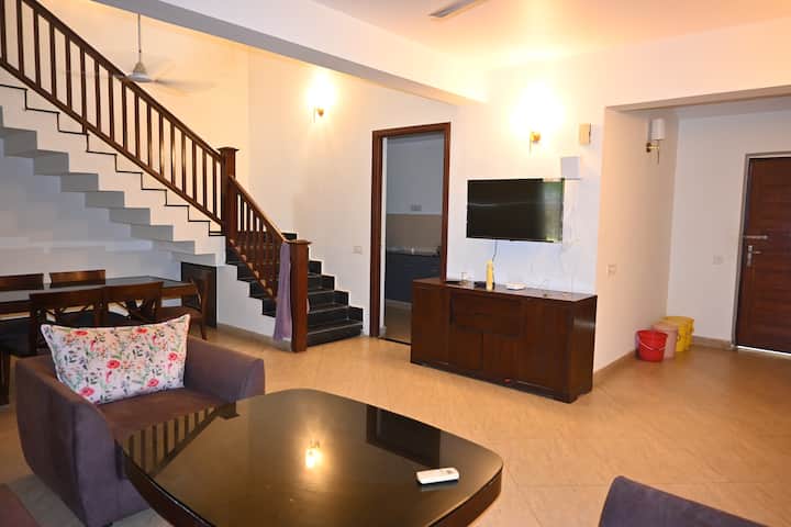 Living room at Aqua Bungalow — photo 10