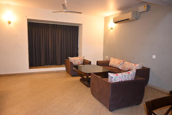 Living room at Aqua Bungalow — photo 12