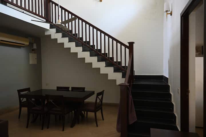 Dining area at Aqua Bungalow — photo 2