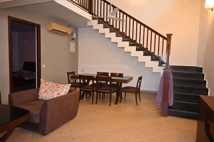 Dining area at Aqua Bungalow — photo 3