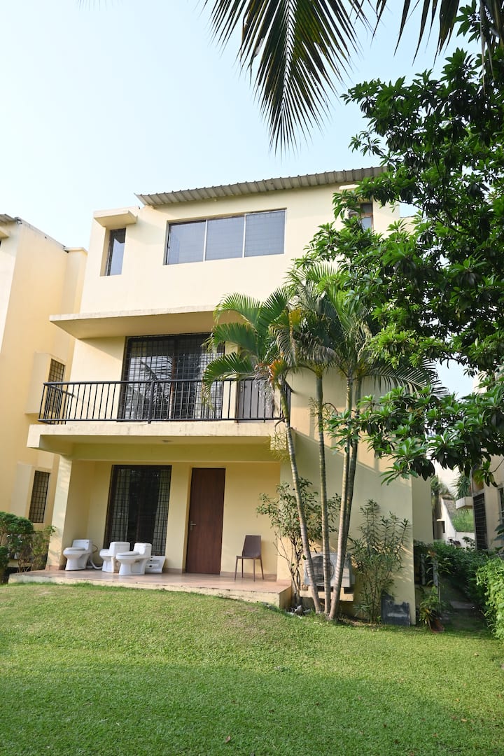 Exterior at Aqua Bungalow — photo 9