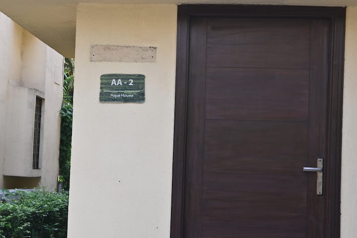 Exterior at Aqua Bungalow — photo 13