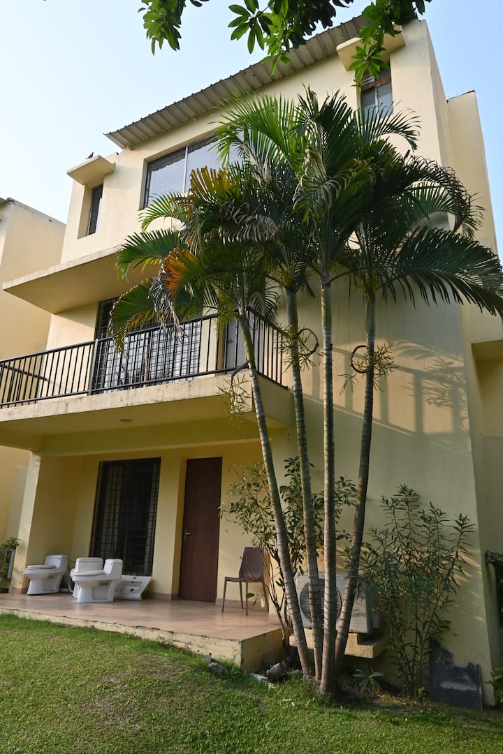 Exterior at Aqua Bungalow — photo 22
